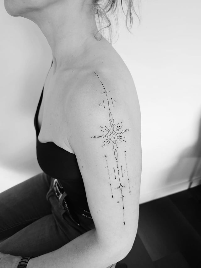 Fineline tattoo